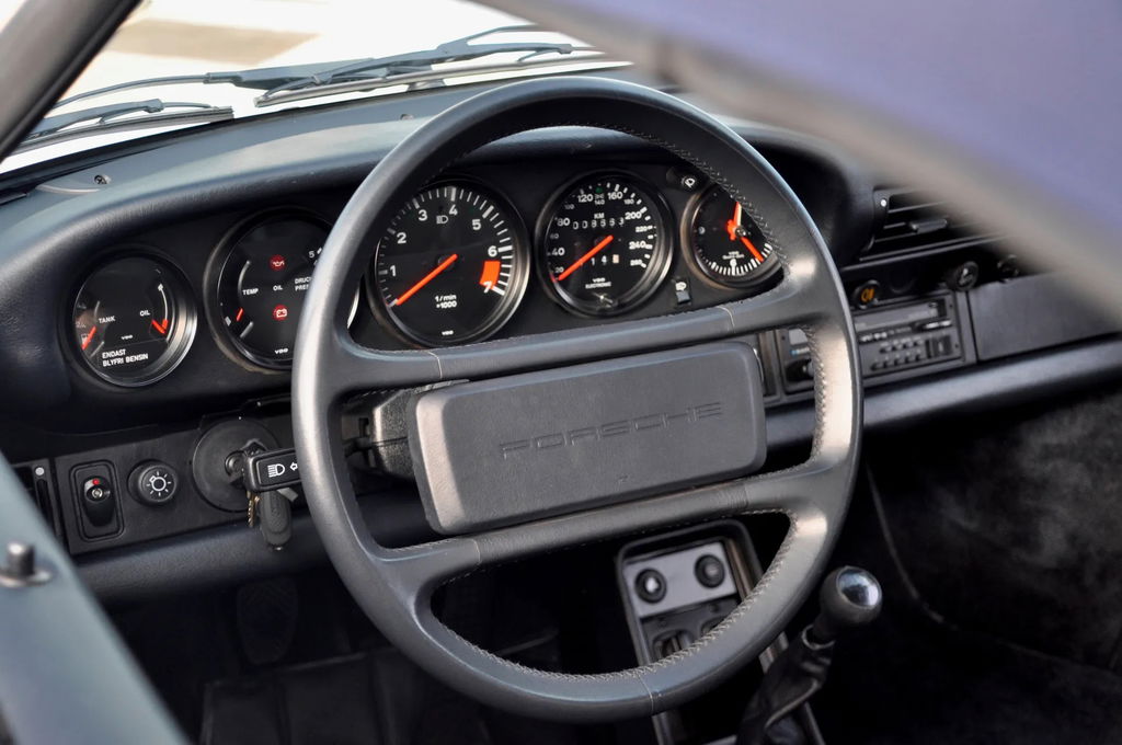 Porsche 911 Carrera 3.2 Speedster