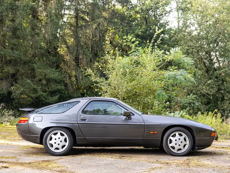Porsche 928 GT