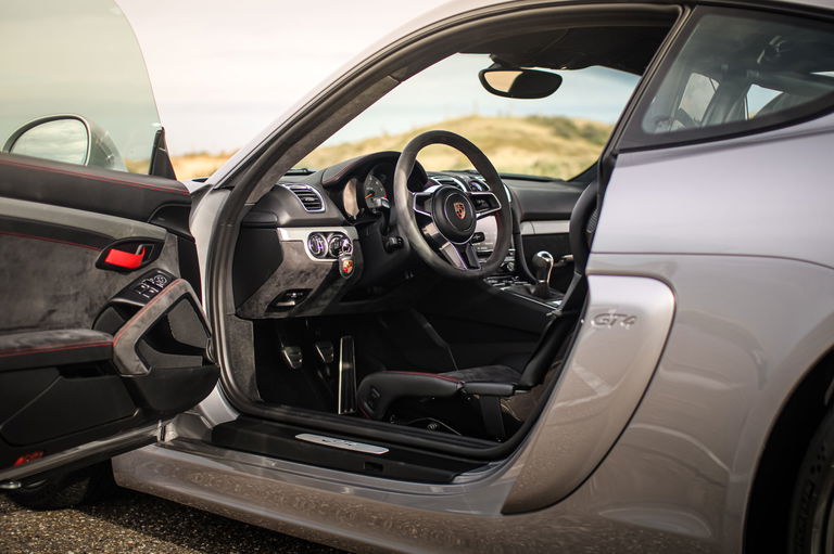 Porsche 981 Cayman GT4