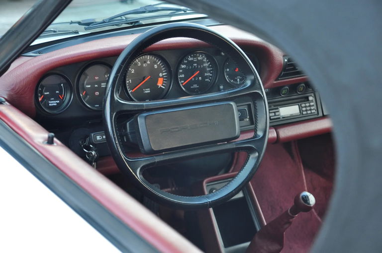 Porsche 911 Carrera 3.2 Speedster