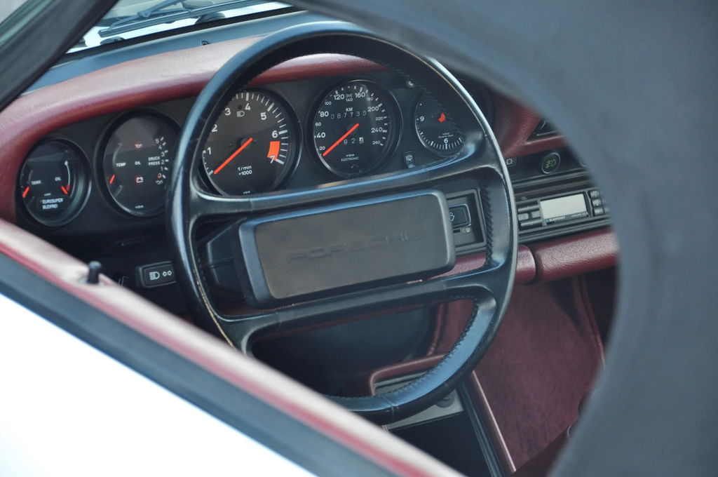 Porsche 911 Carrera 3.2 Speedster