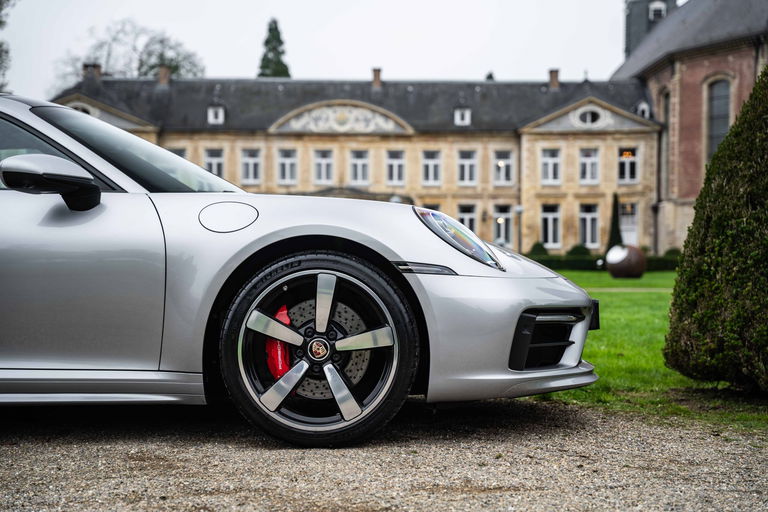 Porsche 992 Carrera 4S