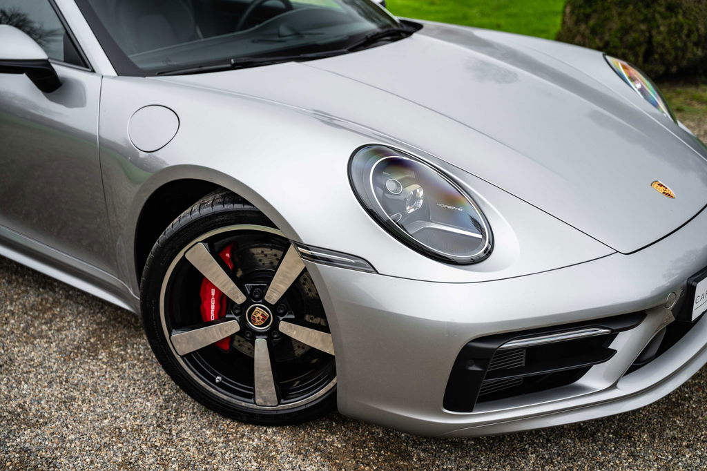 Porsche 992 Carrera 4S