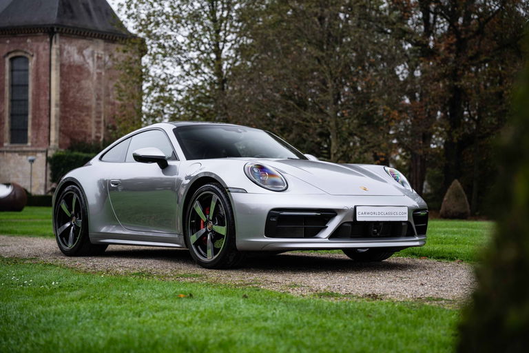 Porsche 992 Carrera 4S