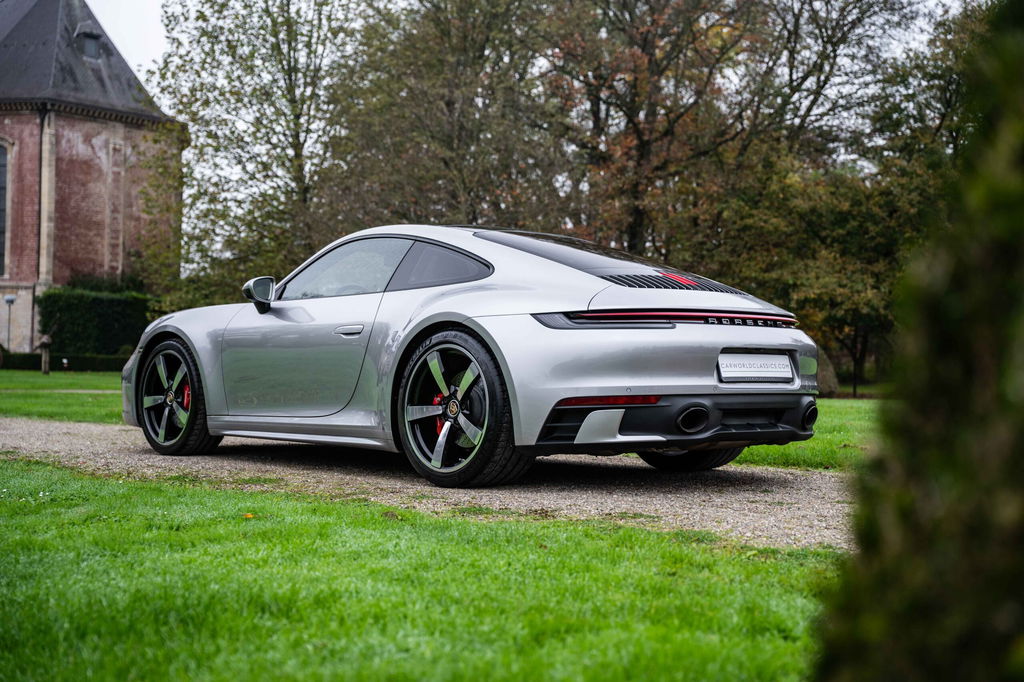 Porsche 992 Carrera 4S