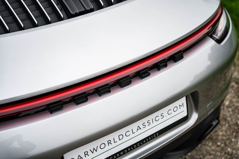 Porsche 992 Carrera 4S