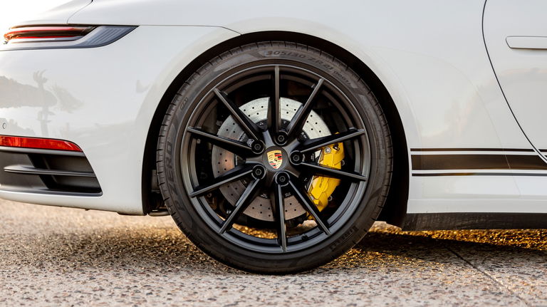 Porsche 992 Carrera 4S