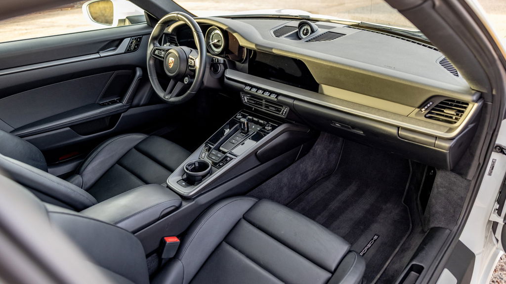 Porsche 992 Carrera 4S