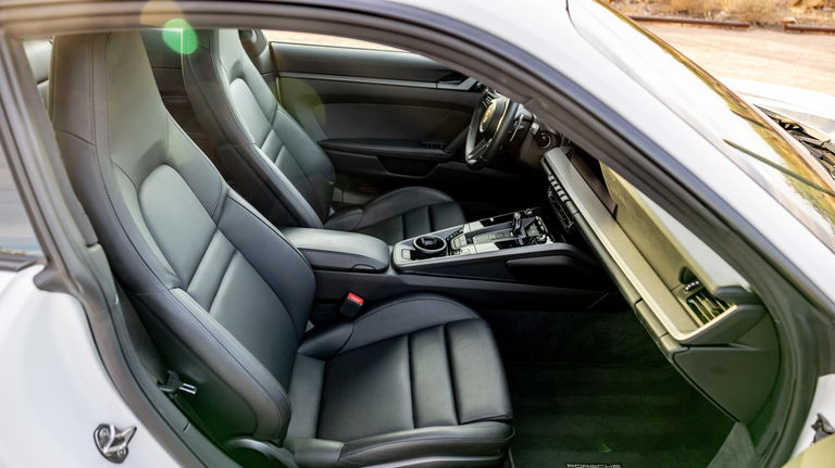 Porsche 992 Carrera 4S