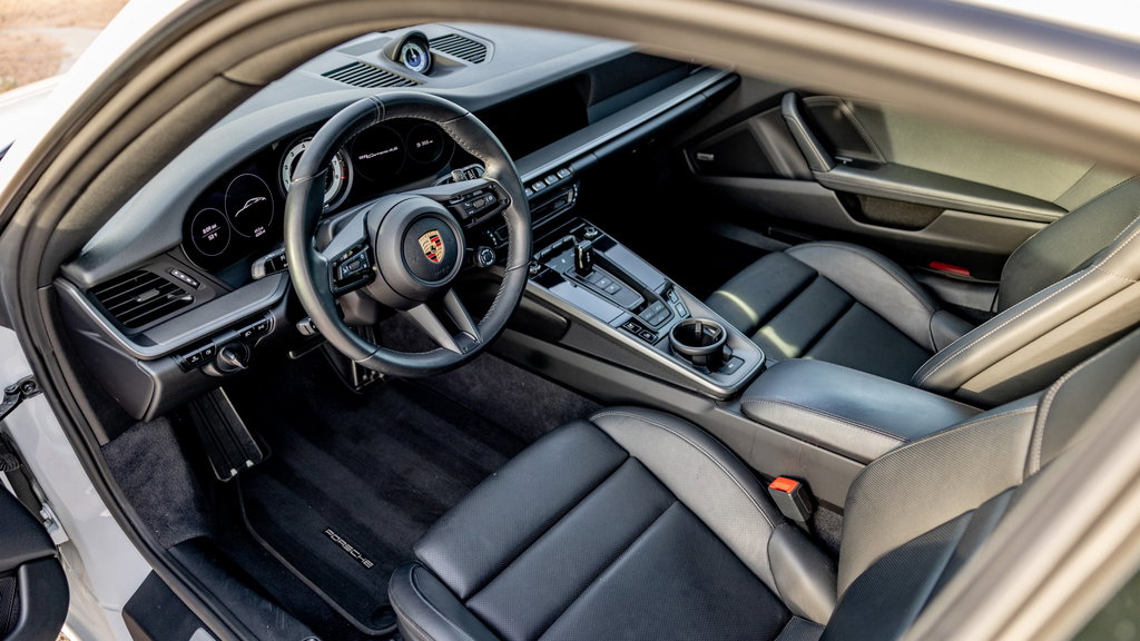 Porsche 992 Carrera 4S