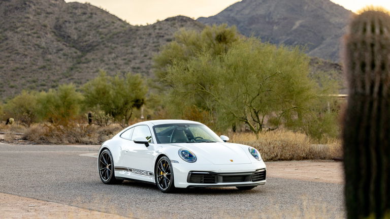 Porsche 992 Carrera 4S