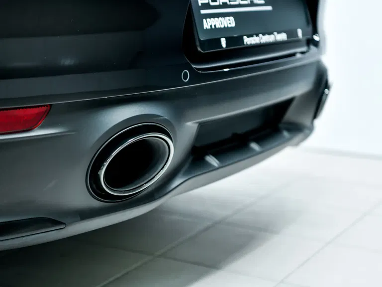 Porsche 992 Carrera 4 GTS