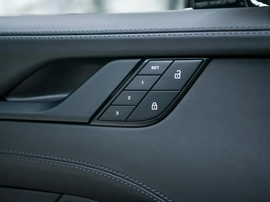 Porsche 992 Carrera 4 GTS