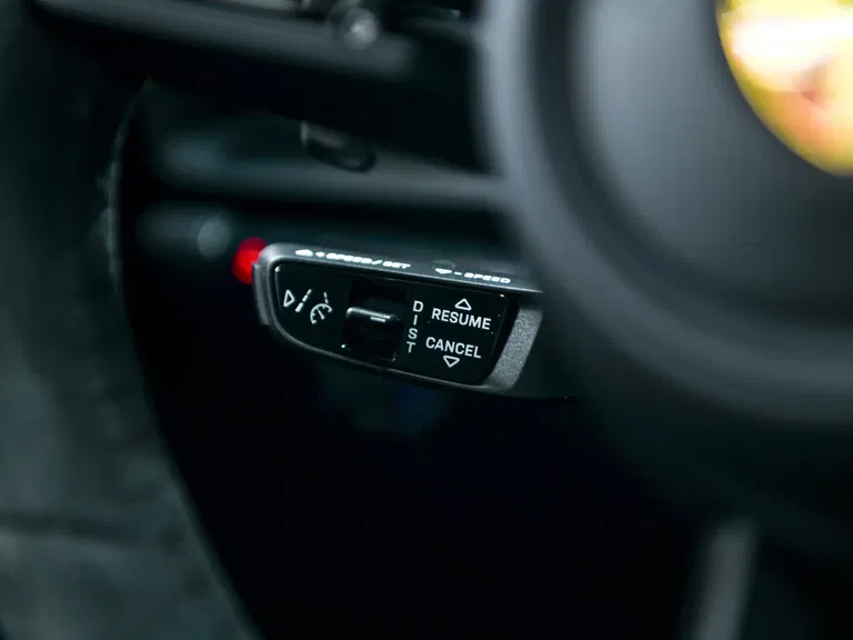 Porsche 992 Carrera 4 GTS