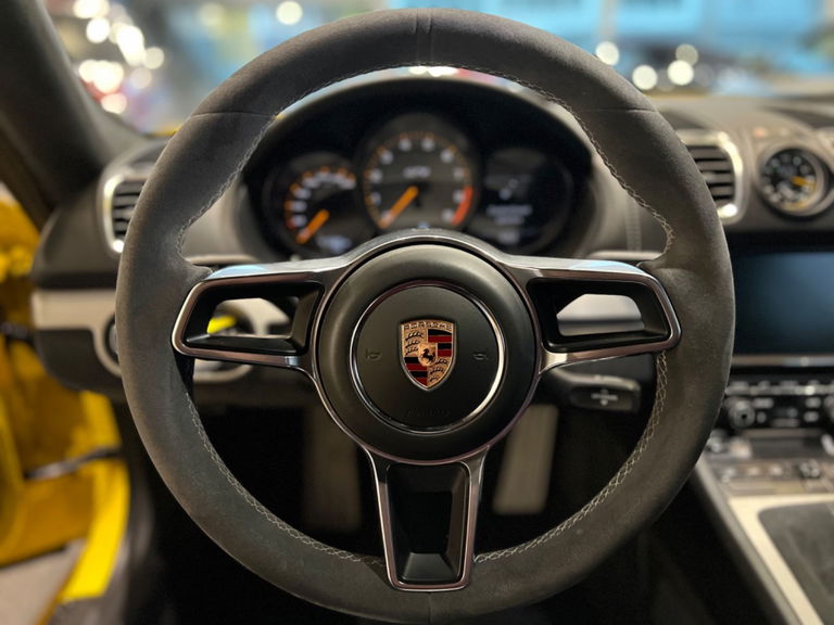 Porsche 981 Cayman GT4