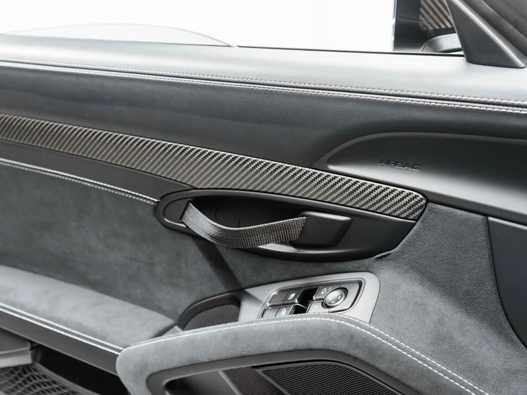 Porsche 718 Spyder RS