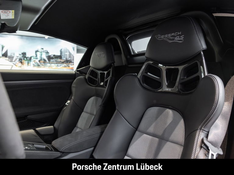 Porsche 718 Spyder RS