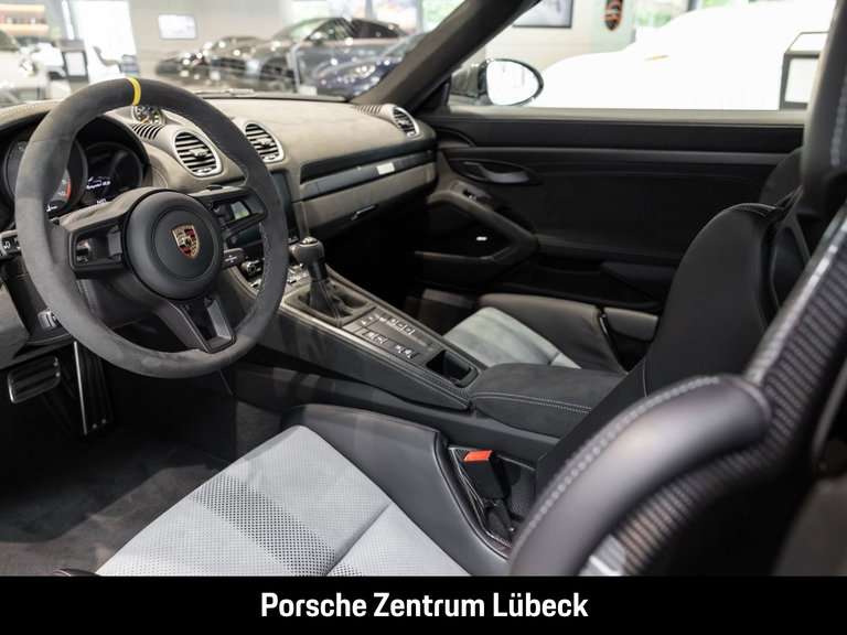 Porsche 718 Spyder RS