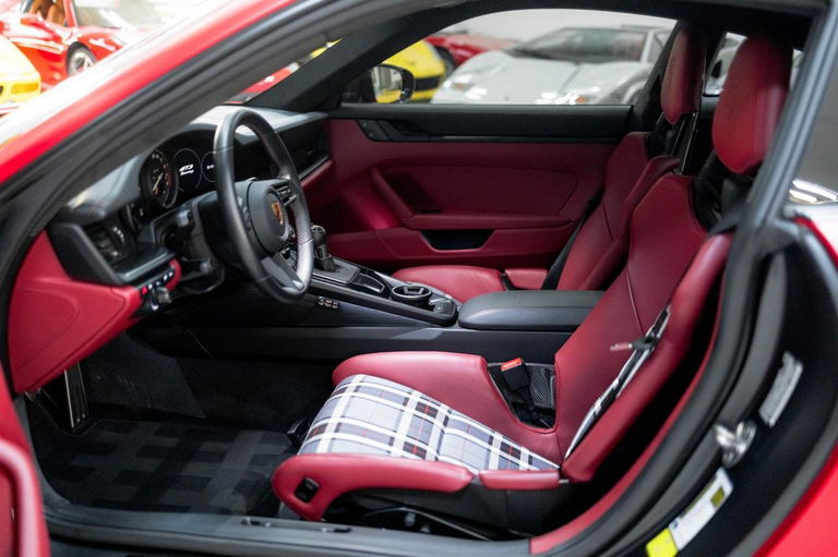 Porsche 992 GT3 Touring