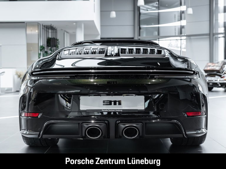 Porsche 992.2 Carrera GTS