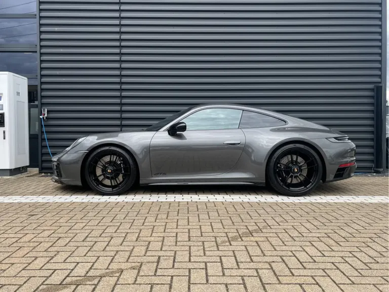 Porsche 992 Carrera 4 GTS