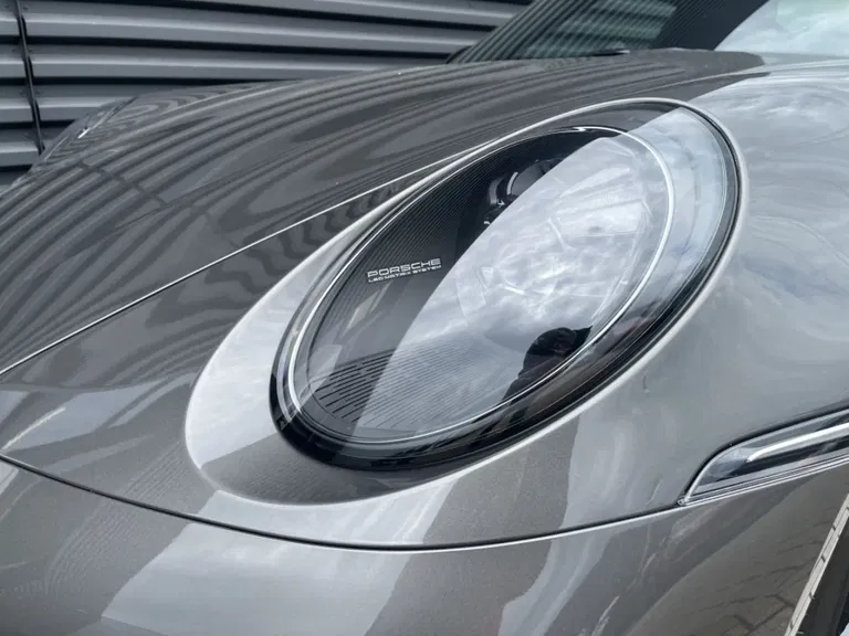 Porsche 992 Carrera 4 GTS