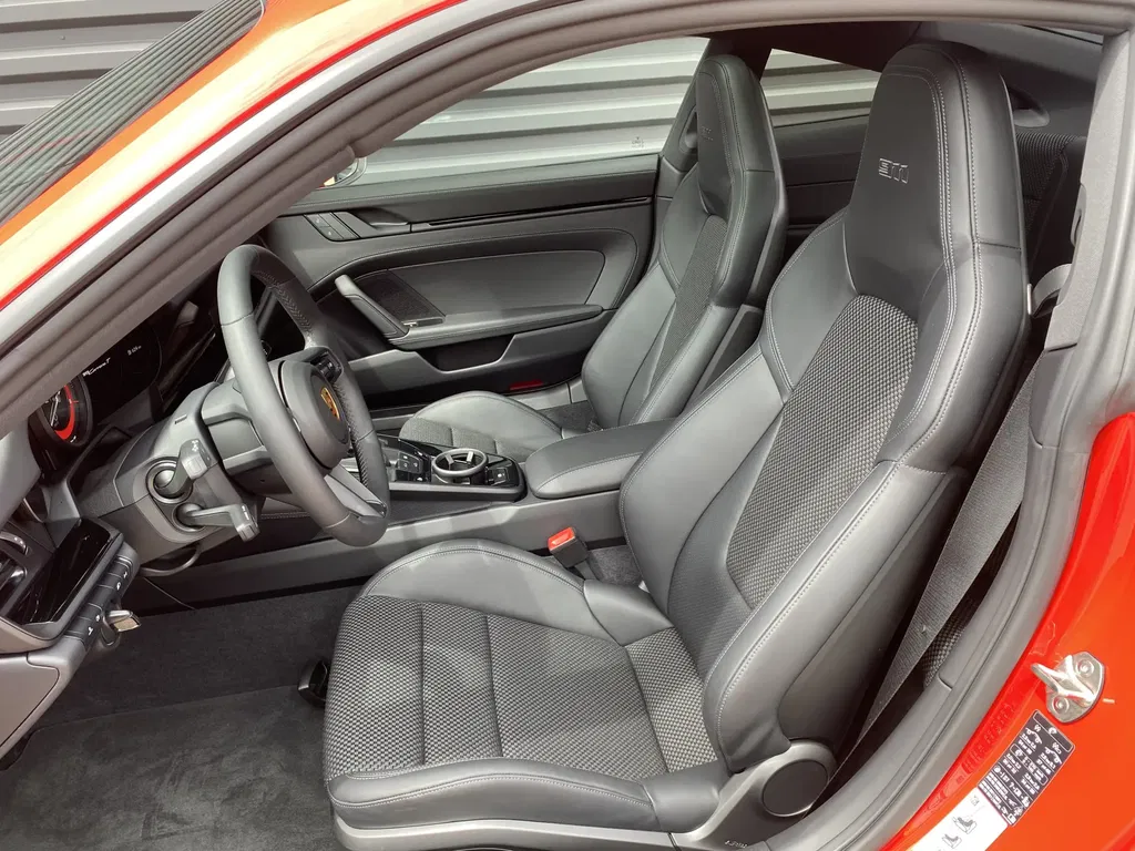 Porsche 992 Carrera T