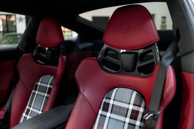 Porsche 992 GT3 Touring