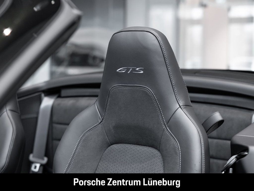Porsche 992.2 Carrera GTS