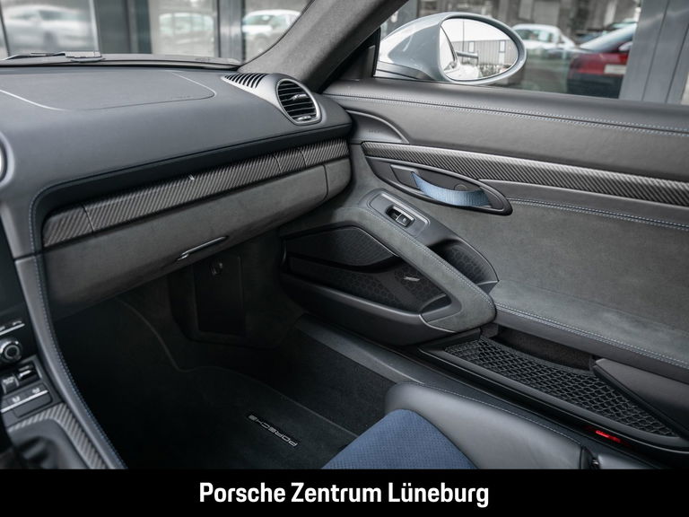 Porsche 718 Cayman GT4 RS