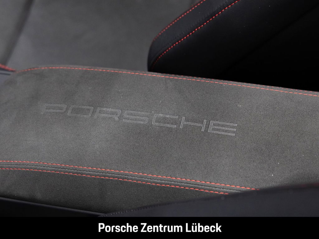 Porsche 992 Carrera GTS