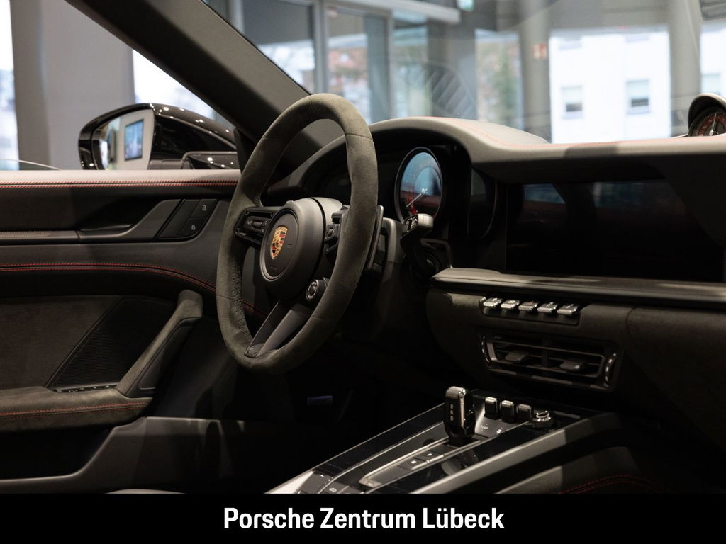 Porsche 992 Carrera GTS
