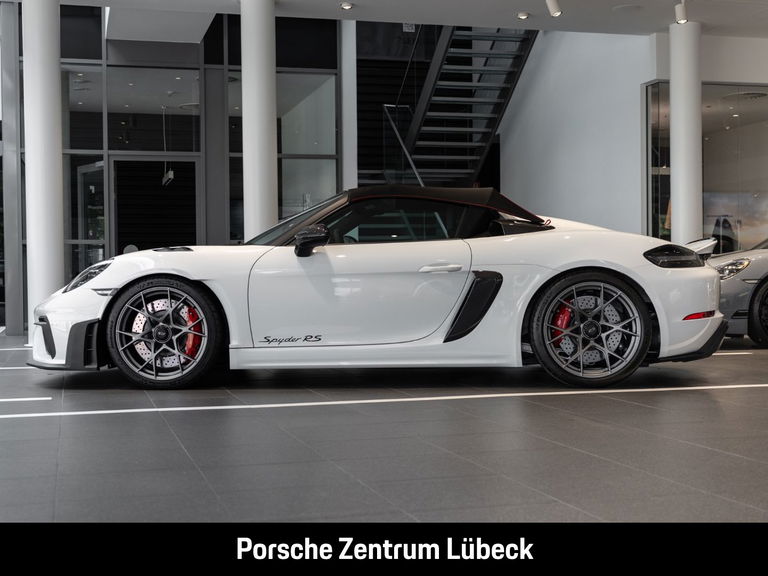 Porsche 718 Spyder RS