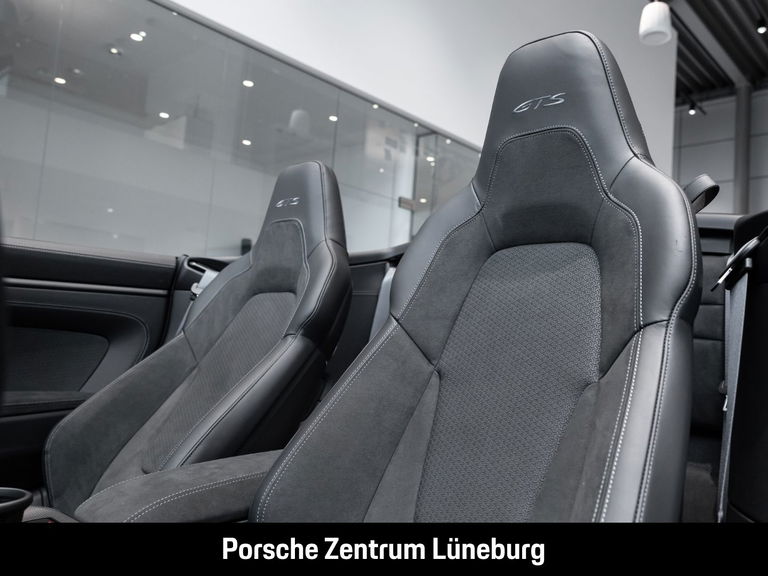 Porsche 992.2 Carrera GTS