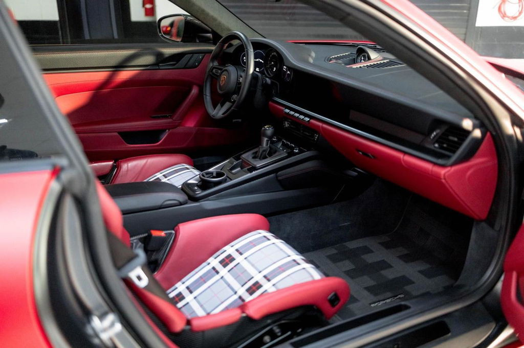 Porsche 992 GT3 Touring