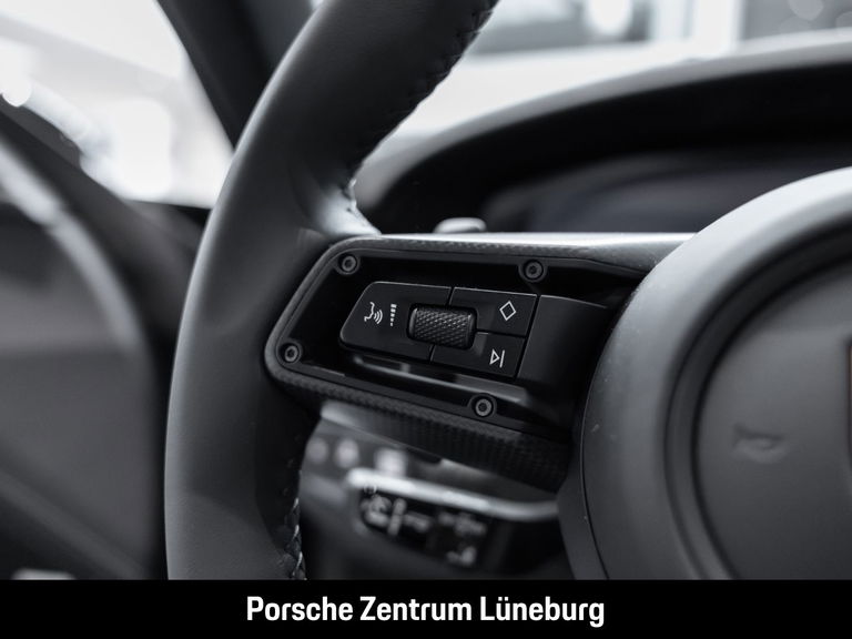 Porsche 992.2 Carrera GTS