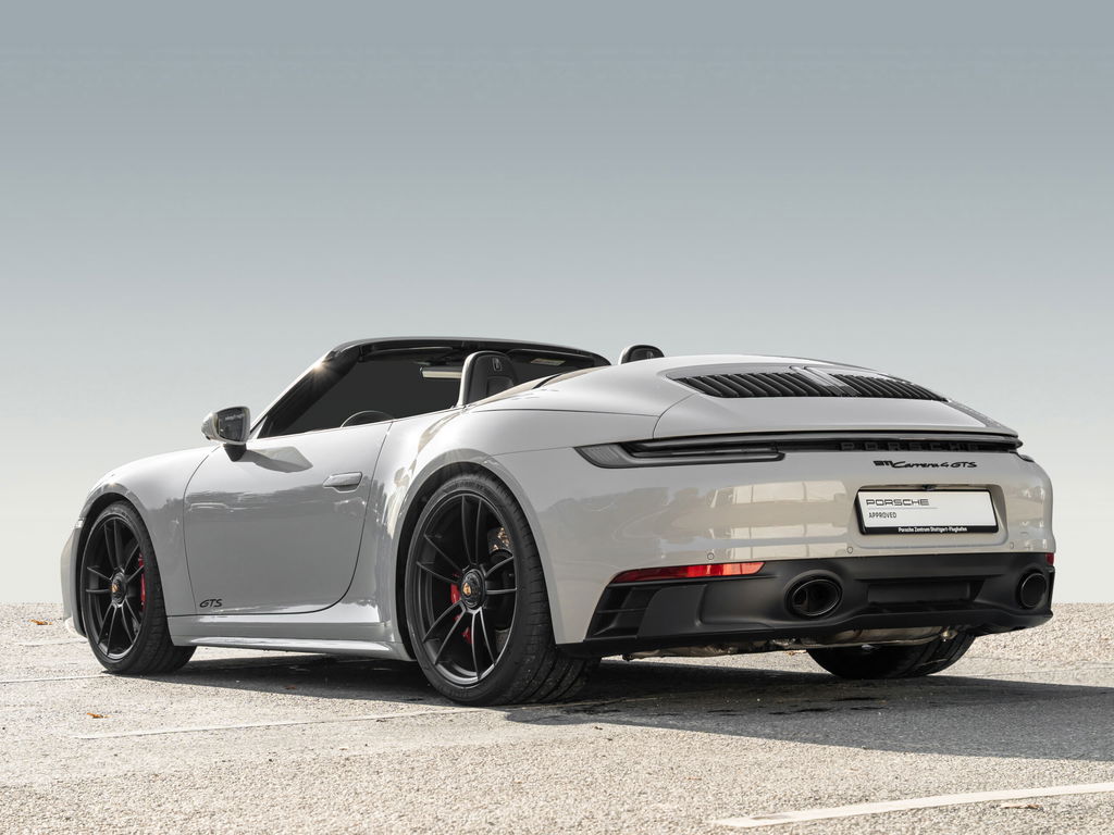 Porsche 992 Carrera 4 GTS