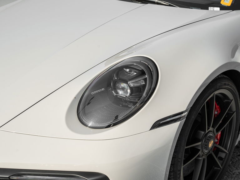 Porsche 992 Carrera 4 GTS