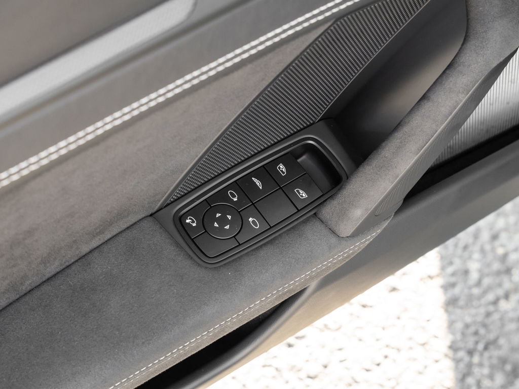 Porsche 992 Carrera 4 GTS