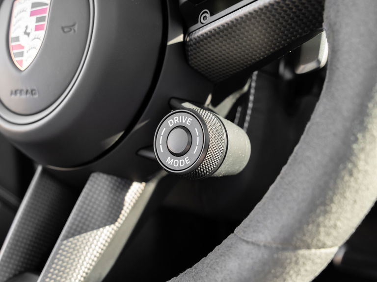 Porsche 992 Carrera 4 GTS