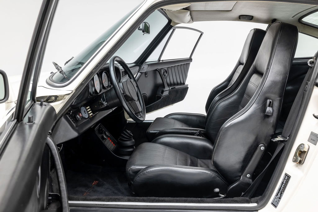 Porsche 911 Turbo 3.0 (US)