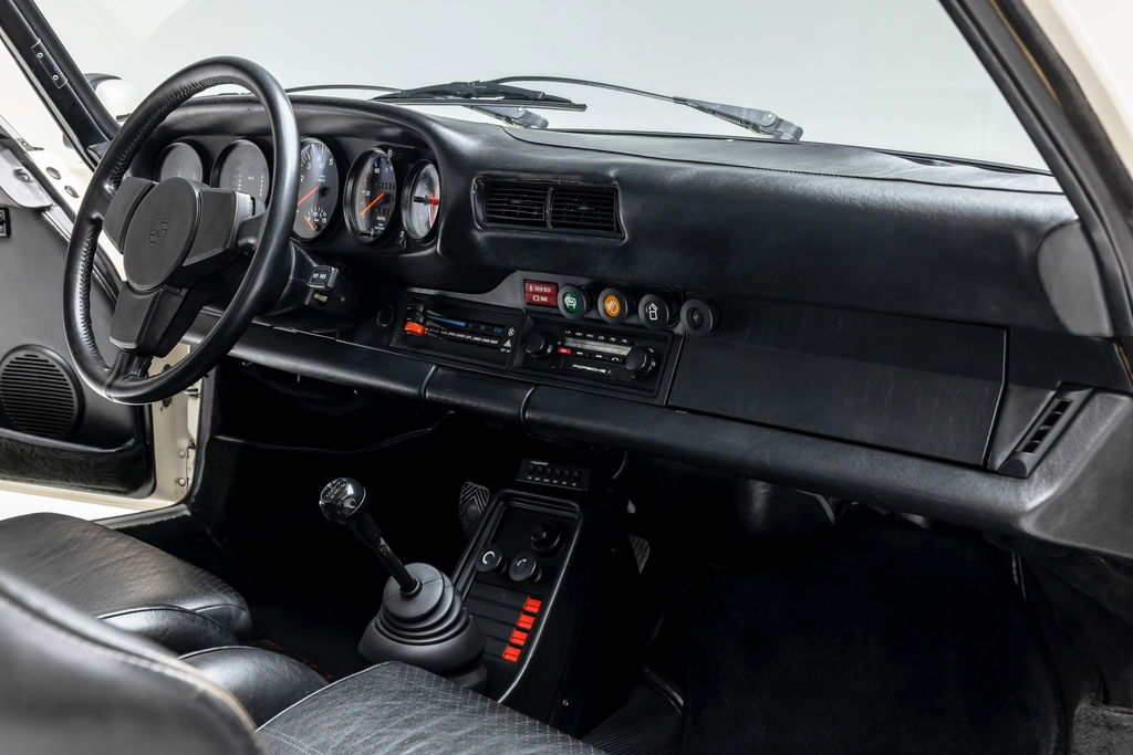 Porsche 911 Turbo 3.0 (US)