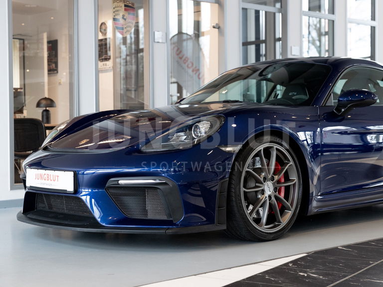 Porsche 718 Cayman GT4