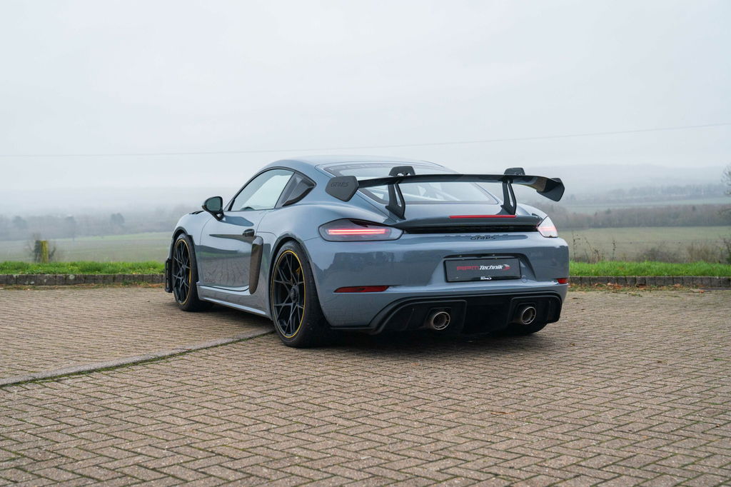 Porsche 718 Cayman GT4 RS