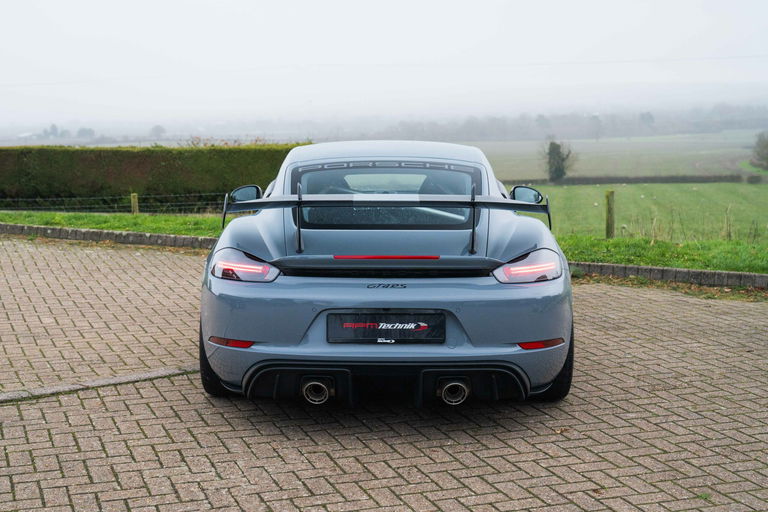 Porsche 718 Cayman GT4 RS