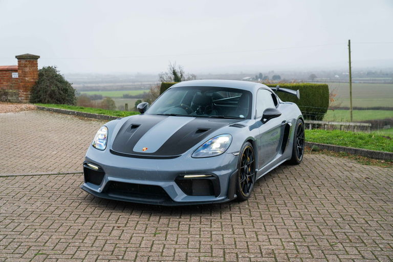 Porsche 718 Cayman GT4 RS