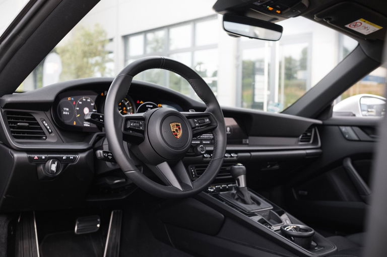 Porsche 992 GT3 Touring