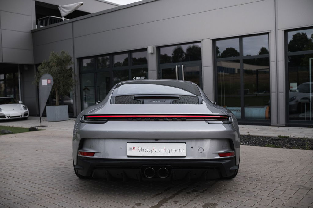 Porsche 992 GT3 Touring