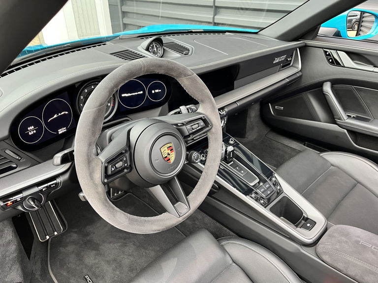 Porsche 992 Carrera 4S