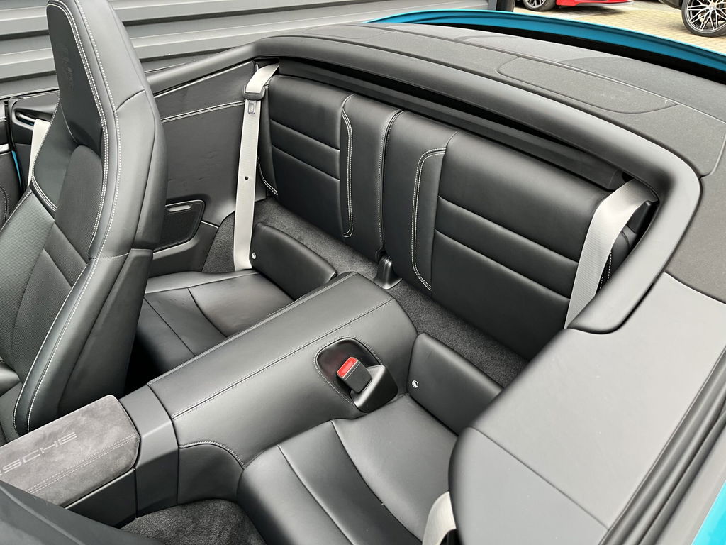 Porsche 992 Carrera 4S